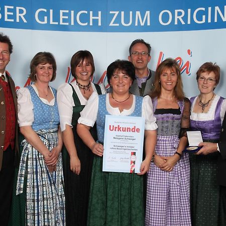 Gasthof Falkenstein - Metzgerei Schwaiger - ฟลินทส์บาค ภายนอก รูปภาพ