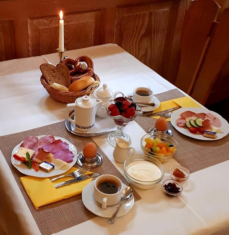 Gasthof Falkenstein - Metzgerei Schwaiger - ฟลินทส์บาค ภายนอก รูปภาพ